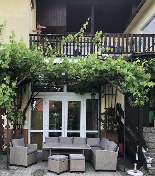 Ferienwohnungen Oedenburgerhof Mörbisch am See Esterno foto