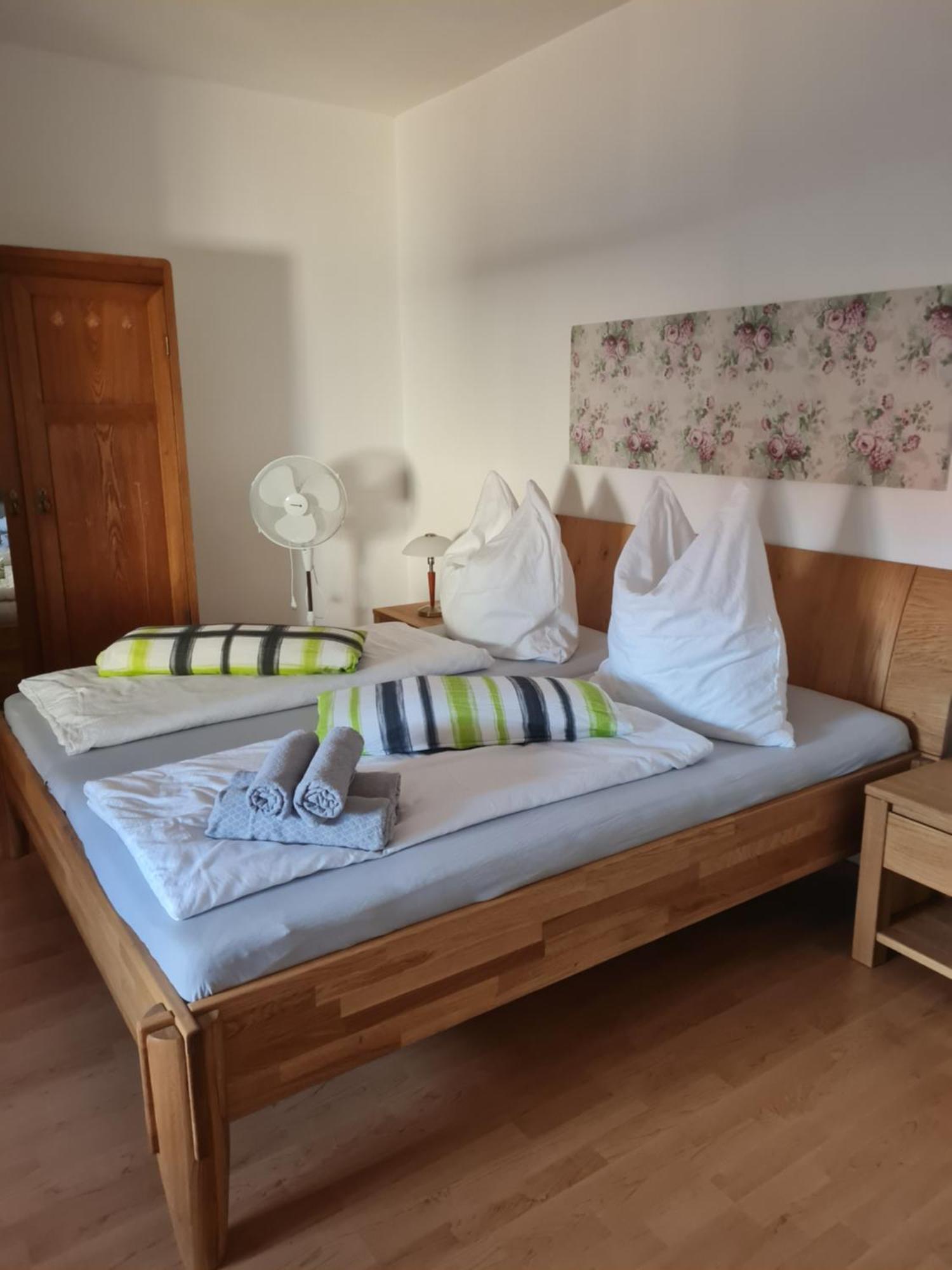 Ferienwohnungen Oedenburgerhof Mörbisch am See Esterno foto
