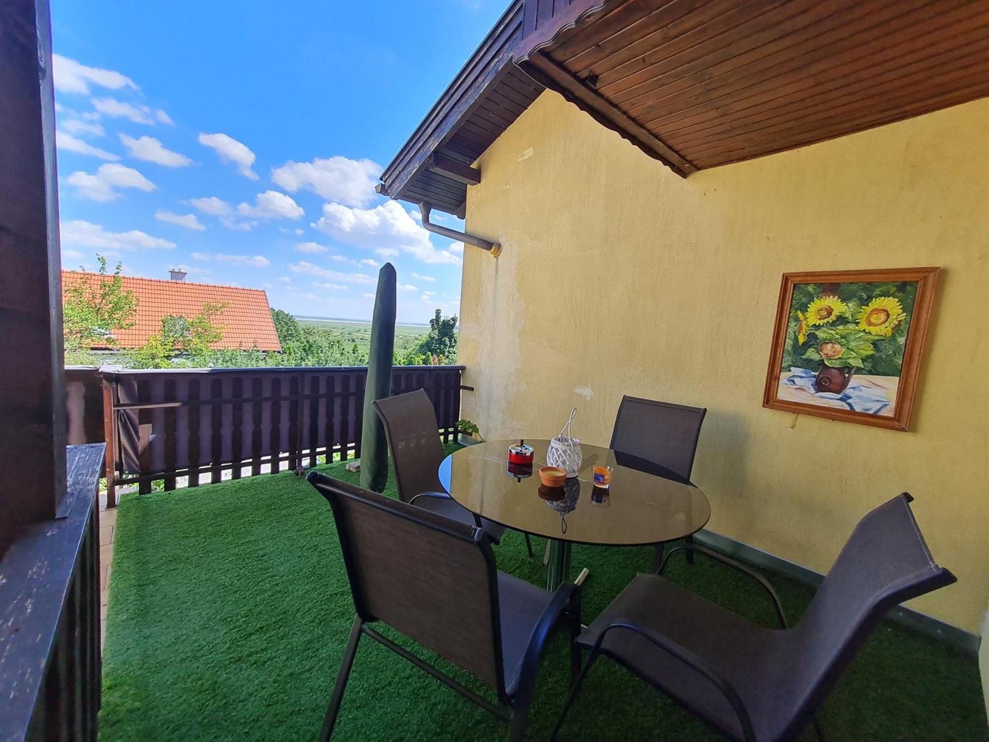 Ferienwohnungen Oedenburgerhof Mörbisch am See Esterno foto